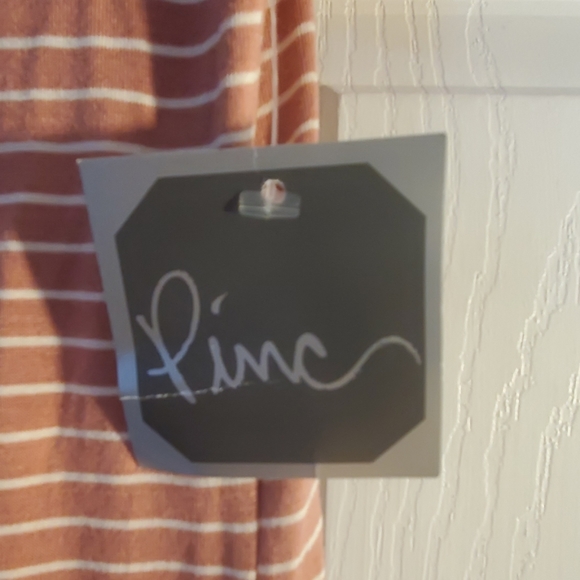 🎉🏵️ Shirt - Picture 4 of 4